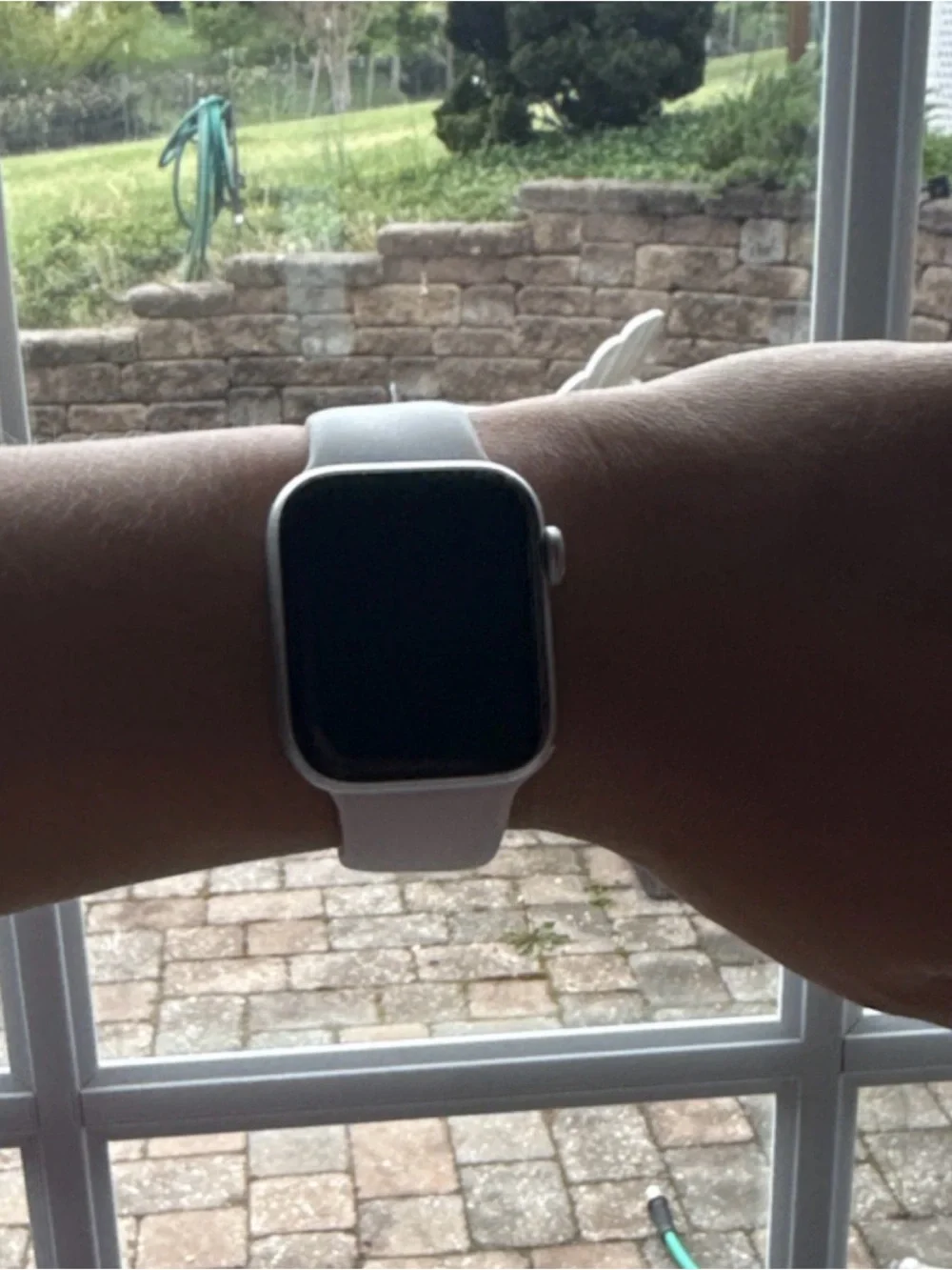 Apple Watch SE 40mm - White Sport Band Smartwatch